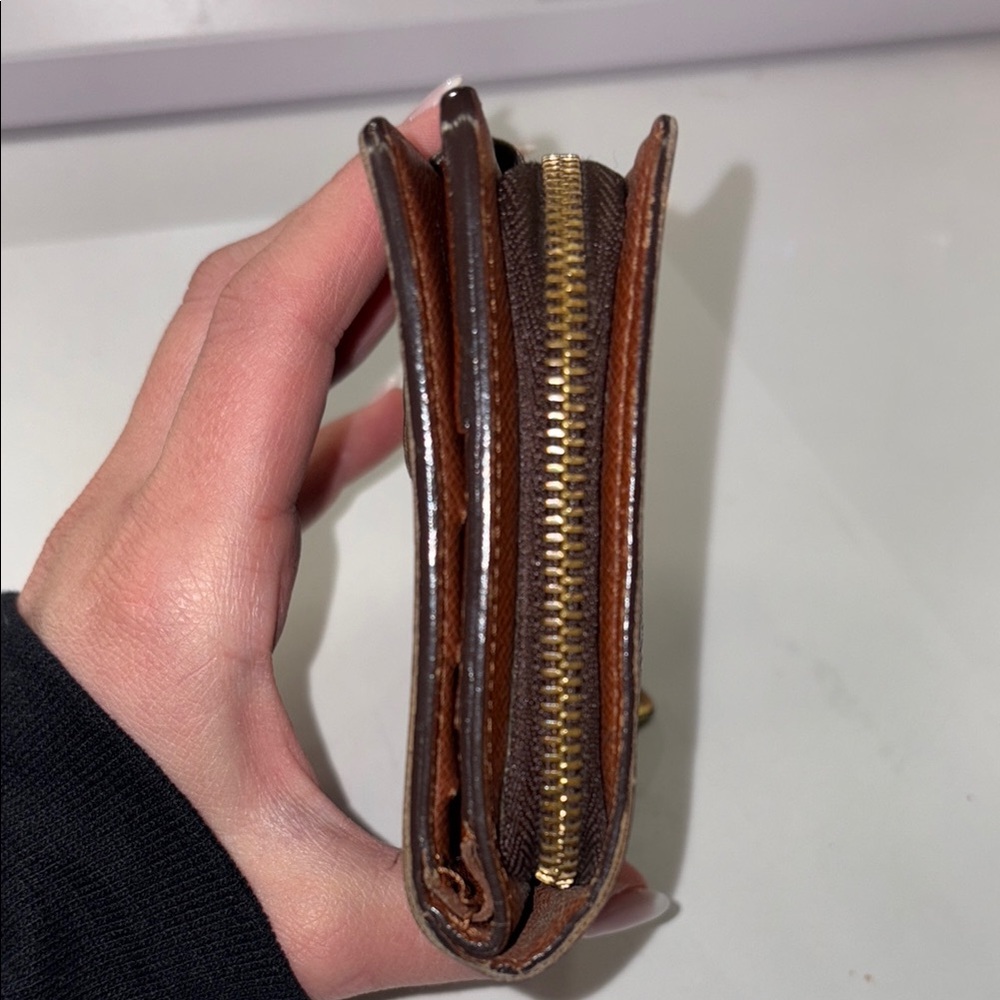 Louis Vuitton Monogram Wallet - Picture 6 of 9